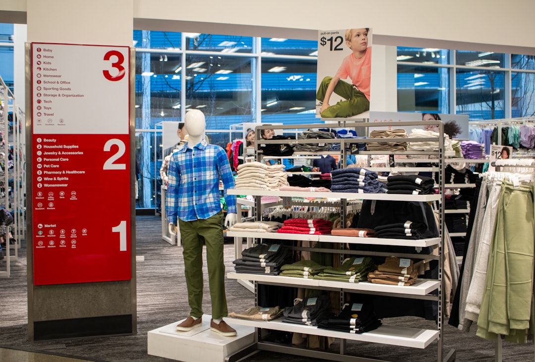 Store design psychology and impulse buying manipulation